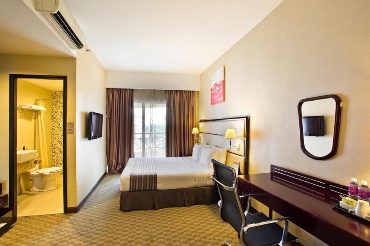 Silka Johor Bahru Hotel Exterior foto