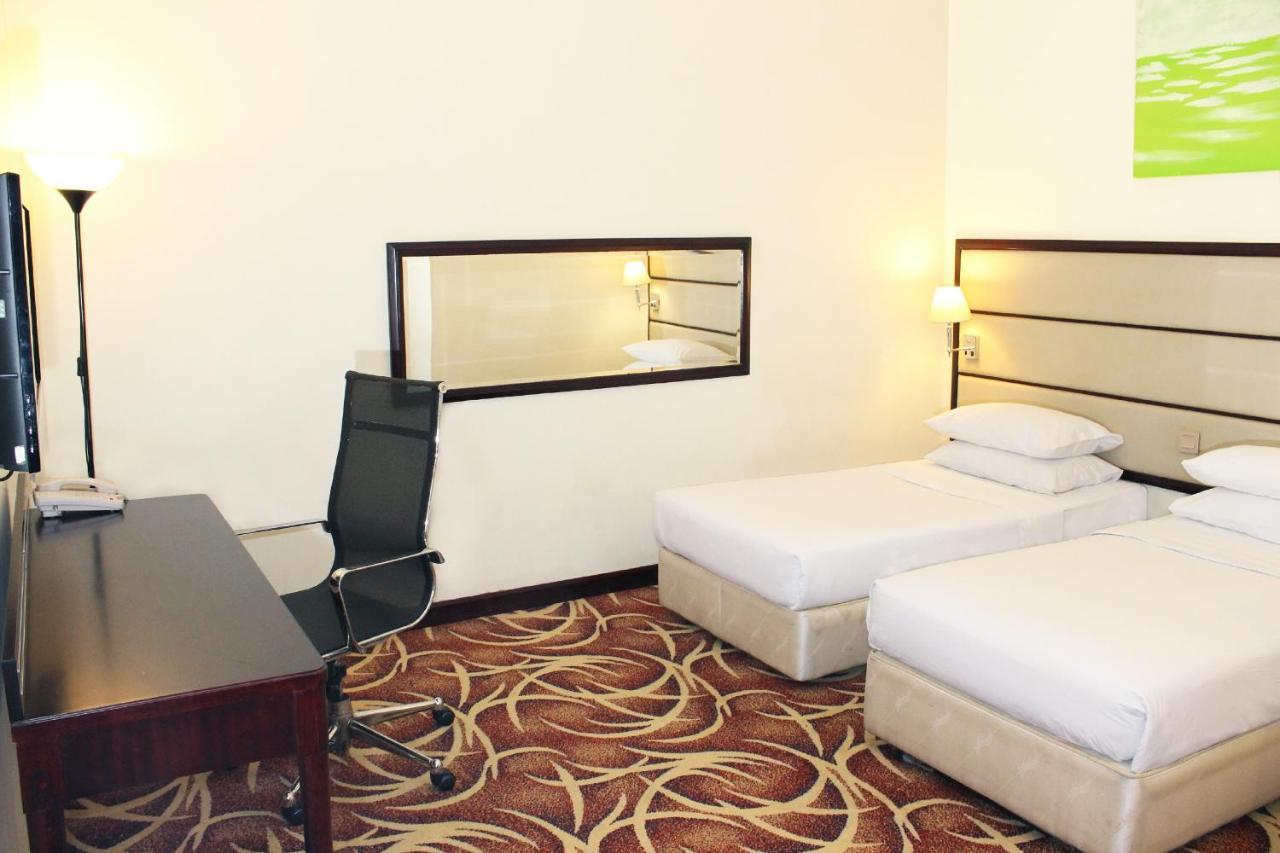 Silka Johor Bahru Hotel Exterior foto